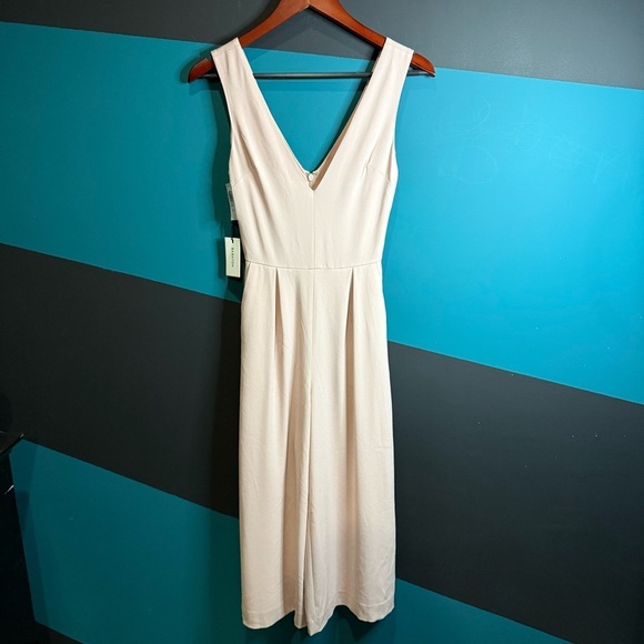 Babaton Pink V-Neck Jumpsuit with Wide-Leg Design - Picture 3 of 16